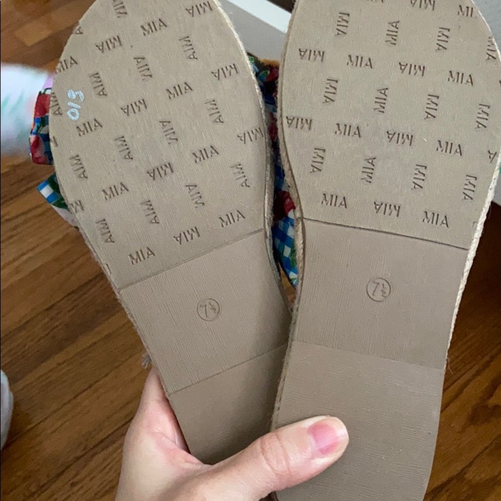 Sandals - Picture 4 of 5
